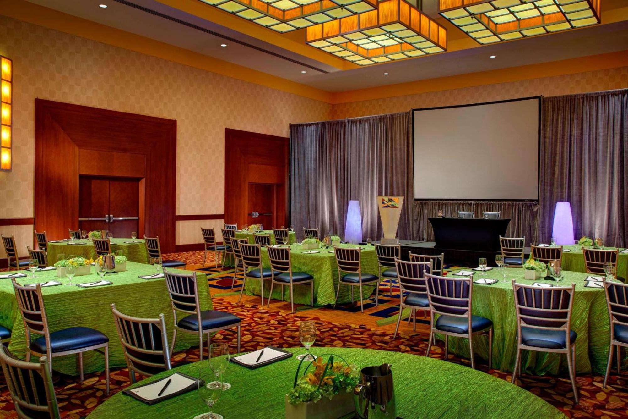 Jw Marriott Grand Rapids Hotel Exterior photo